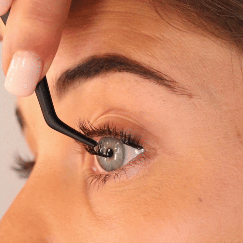 Pre-Glued Whispy Medium - Press-On Lashes (Brown)